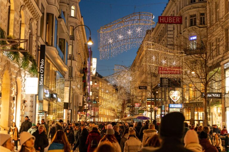 Christmas Shopping Tips: How to Save Money, Reduce Stress, and Enjoy the Season